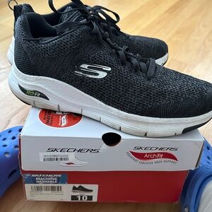 Men’s Sketchers Arch Fit PARADYME Walking Shoe- size 10, Black